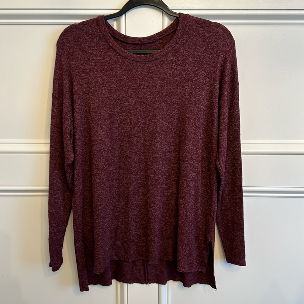 American Eagle Split Hem Soft & Sexy Maroon Garnet Sweater